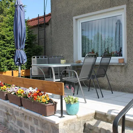 Comfortable In With Garden Apartment Steffenshagen